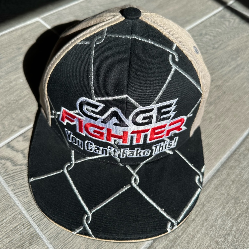 NWT MEN’s Cage Fighter fitted hat.